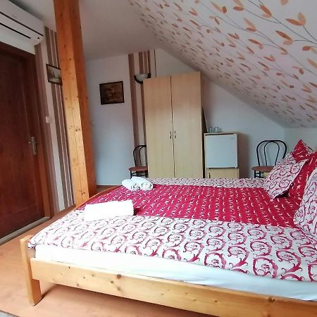 Joos Apartman Sárvár Buitenkant foto