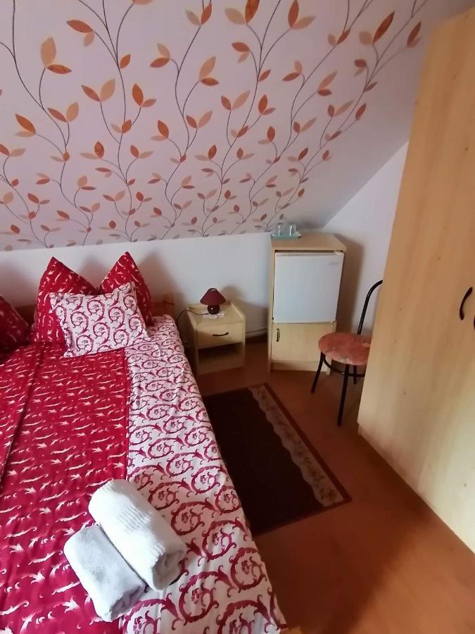 Joos Apartman Sárvár Buitenkant foto