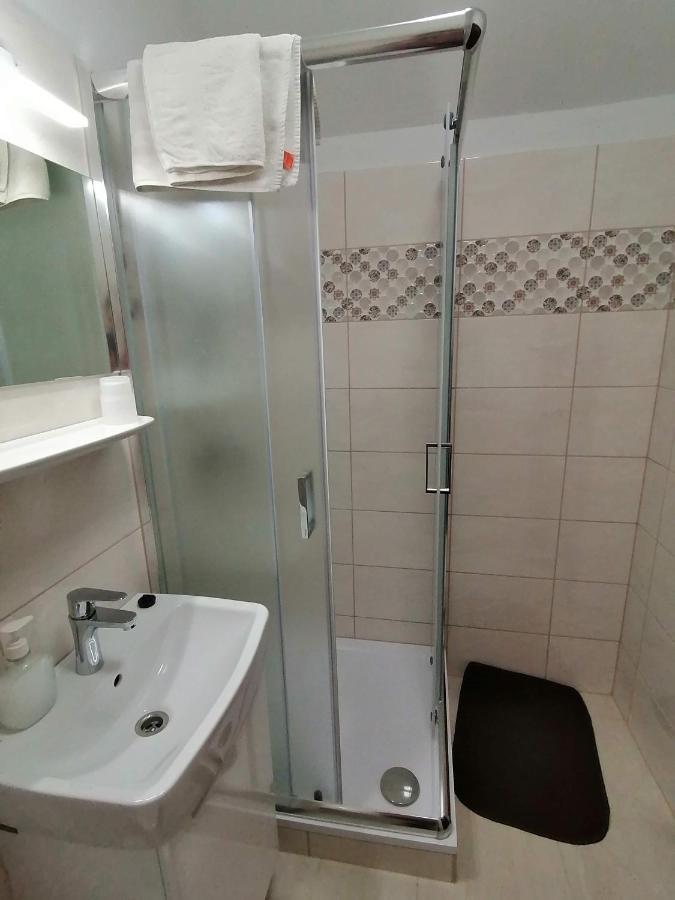 Joos Apartman Sárvár Buitenkant foto