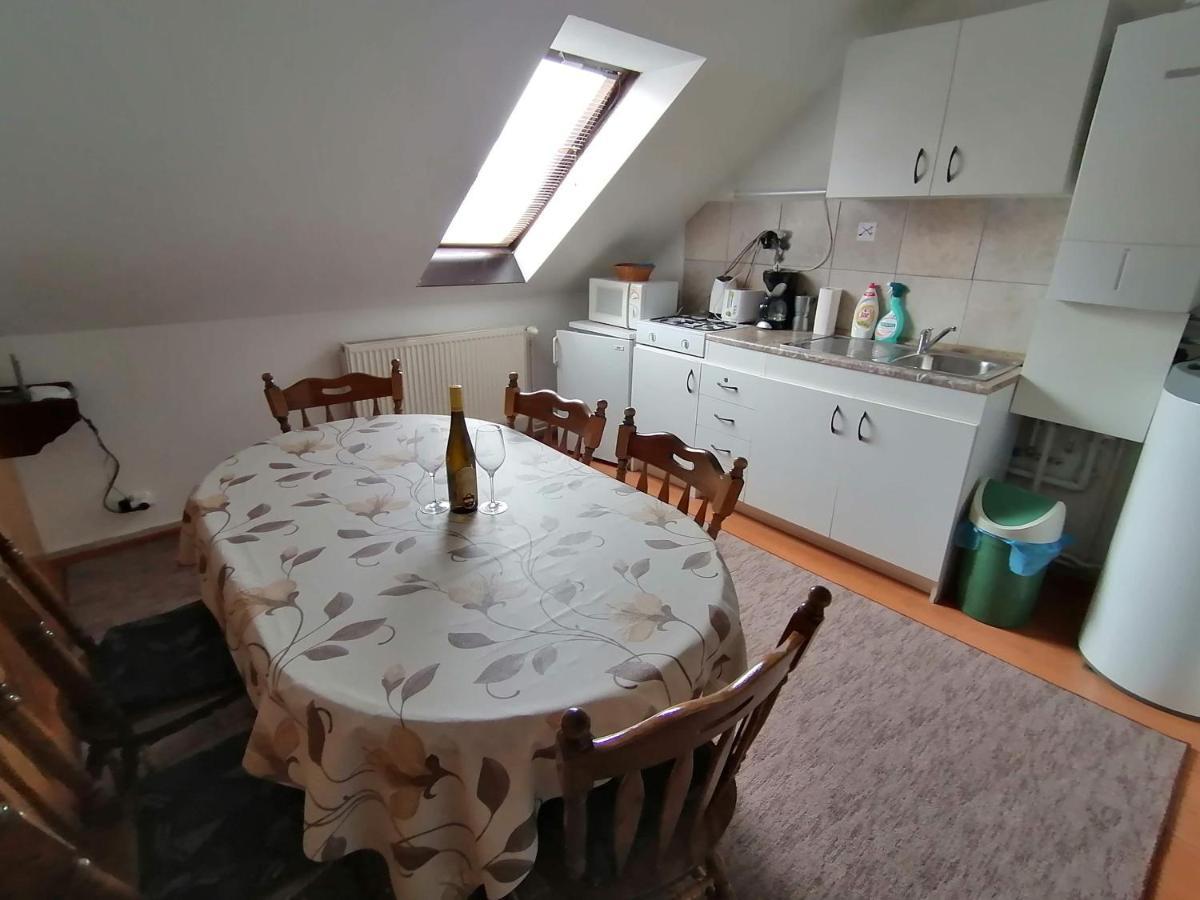 Joos Apartman Sárvár Buitenkant foto