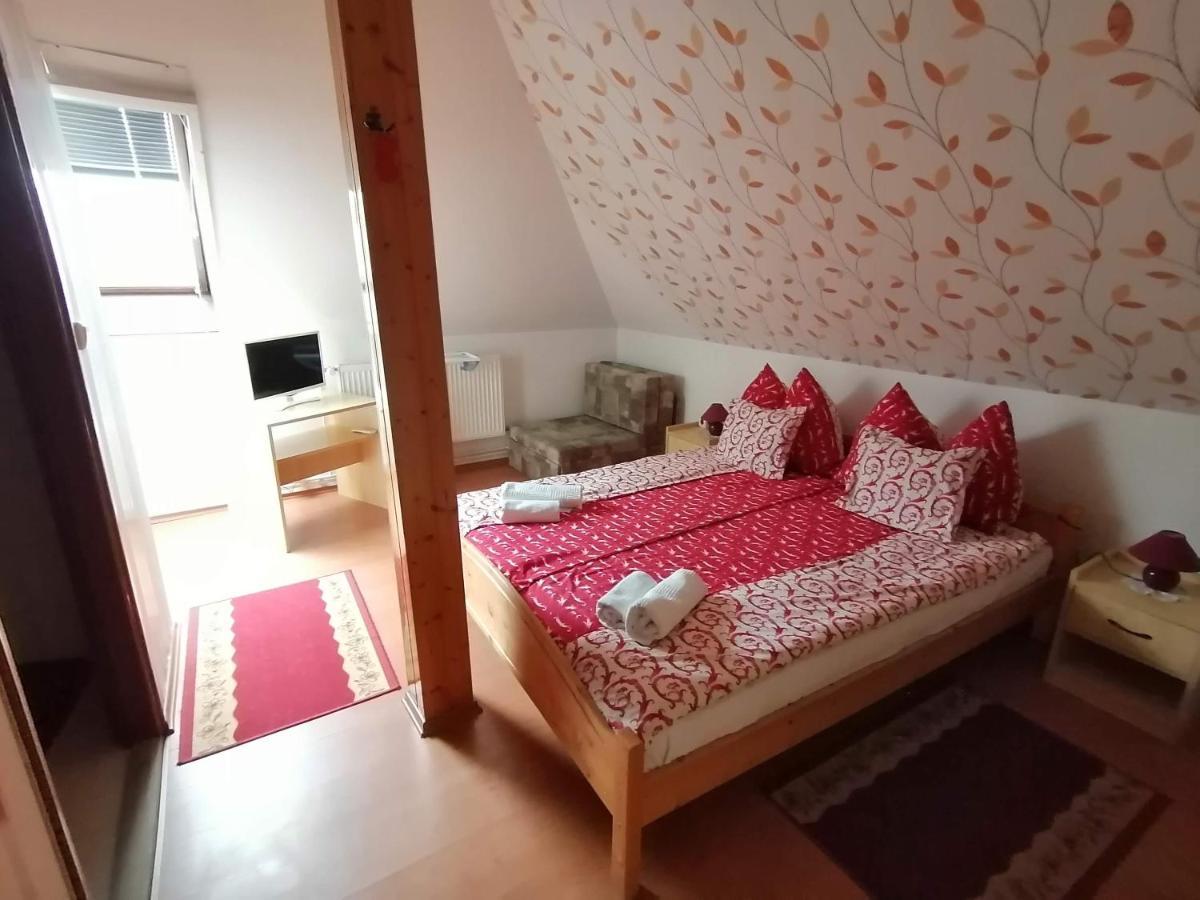 Joos Apartman Sárvár Buitenkant foto